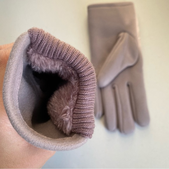 Winter Gloves - Picture 3 of 3